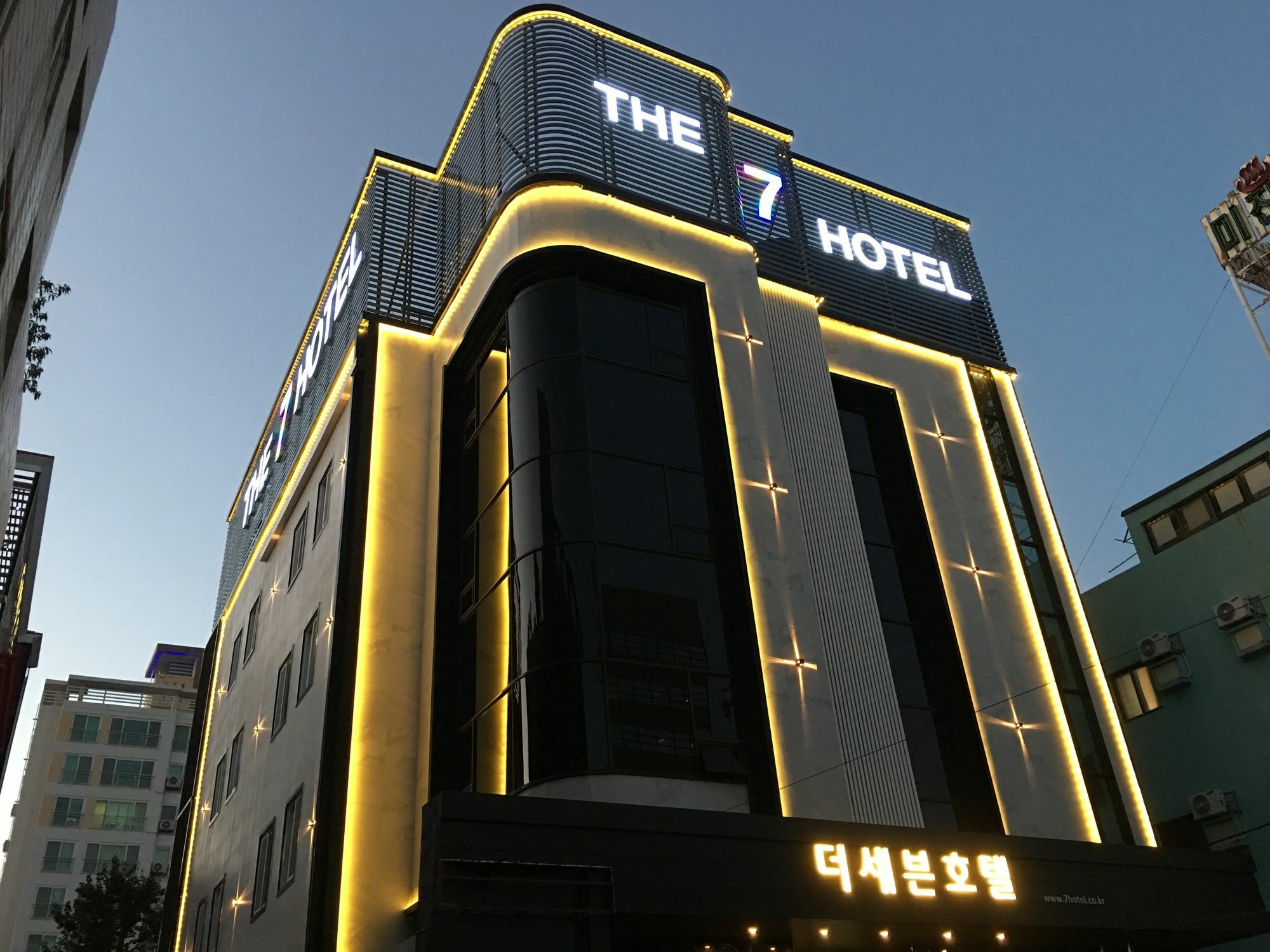 The 7 Hotel Phohang Kültér fotó